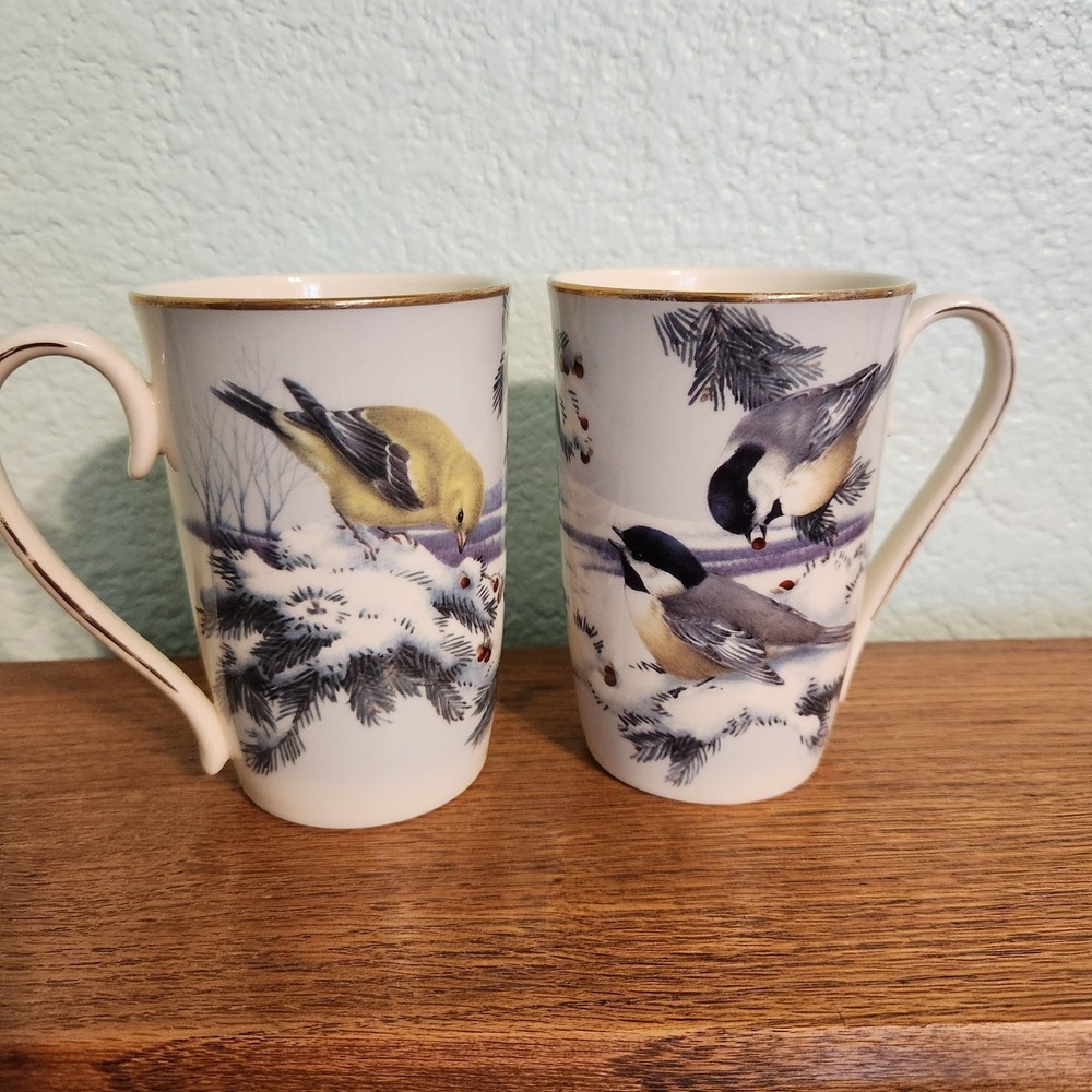 2 Lenox Winter Greetings Scenic Mugs Chickadee Goldfinch Catherine McClung USA